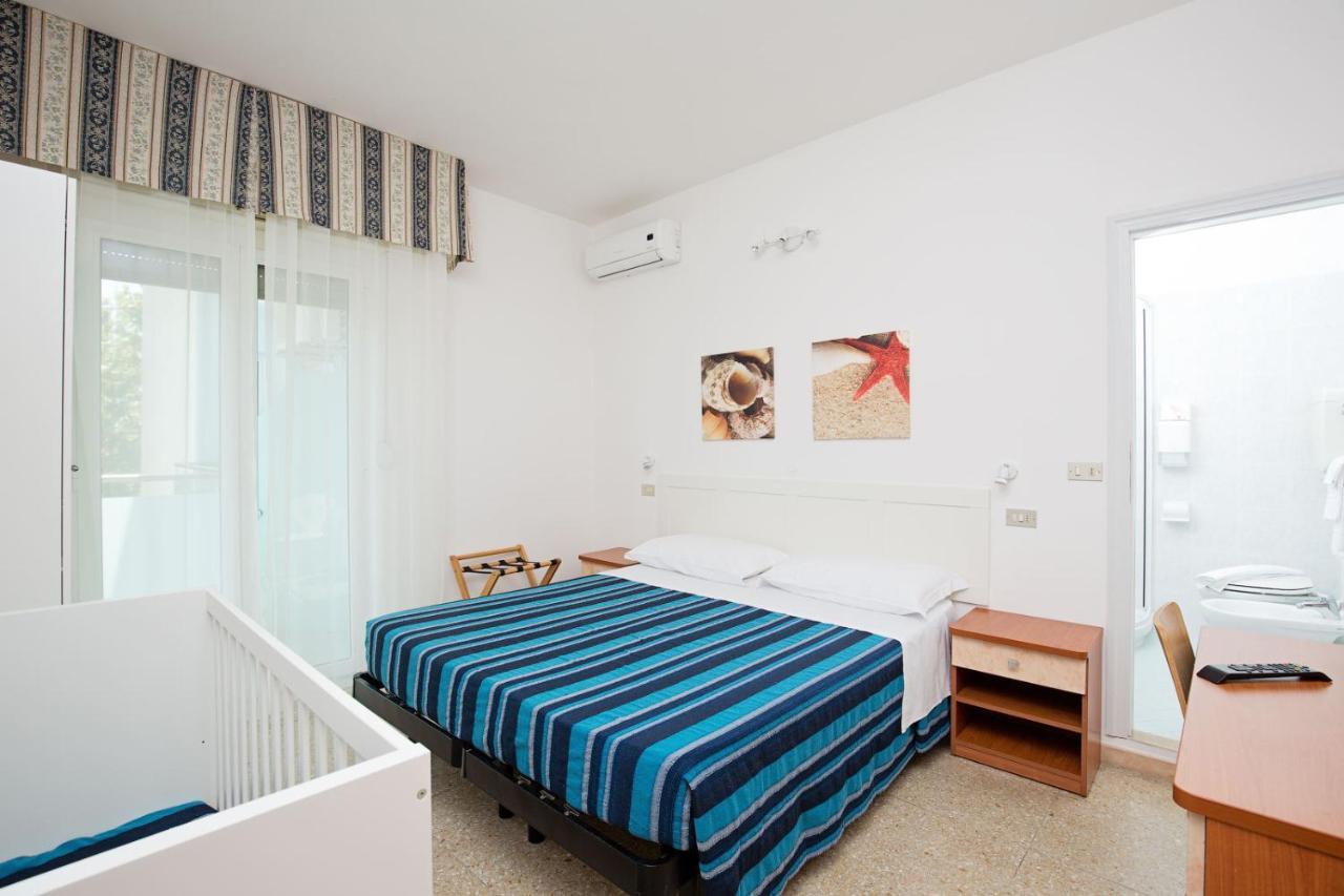 Hotel Helios Ричоне Екстериор снимка