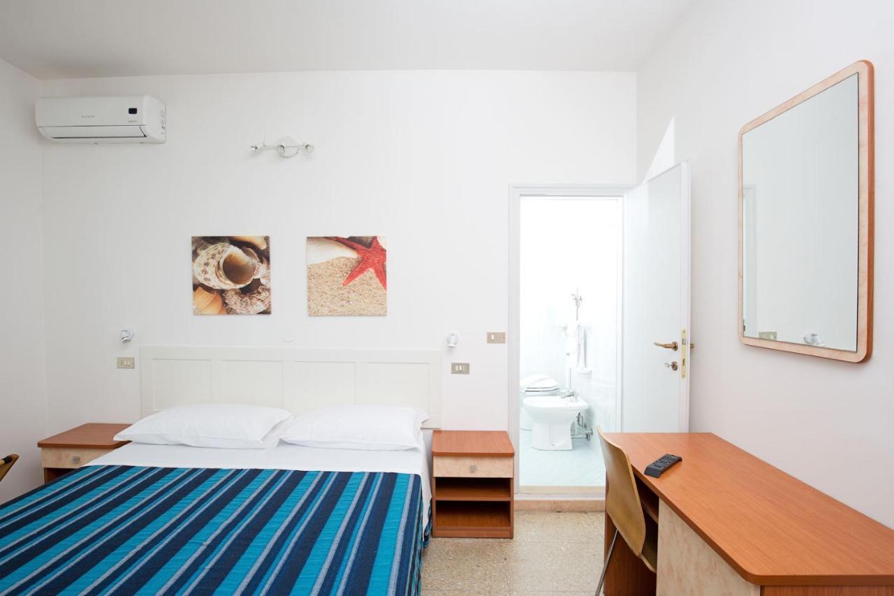 Hotel Helios Ричоне Екстериор снимка